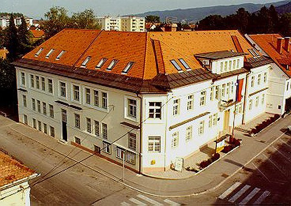 Občinska stavba