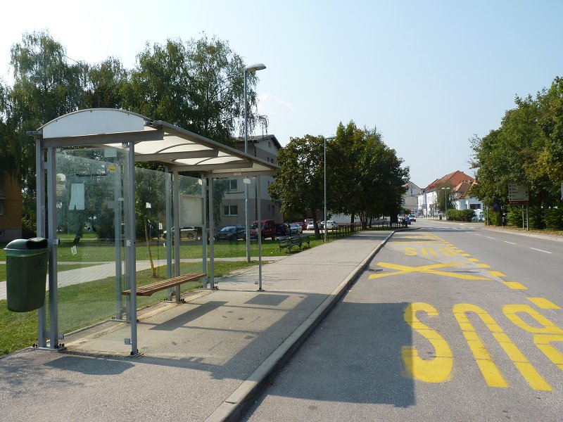 Primerno urejeno avtobusno postajališče