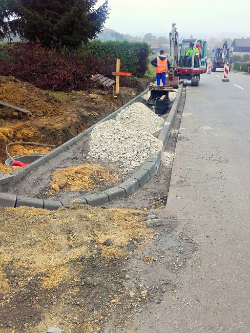 Gradnja pločnika Mali Obrež