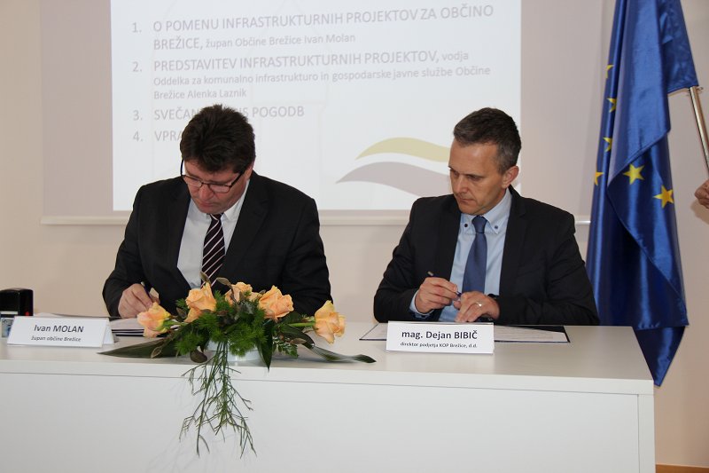 Podpis pogodbe za obnovo Bizeljske ceste