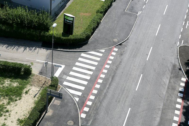 Bizeljska cesta križišče stranske ulice z Bizeljsko cesto 2