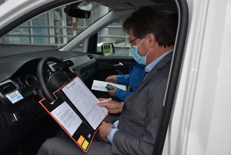 Izpolnjevanje poročila.JPG