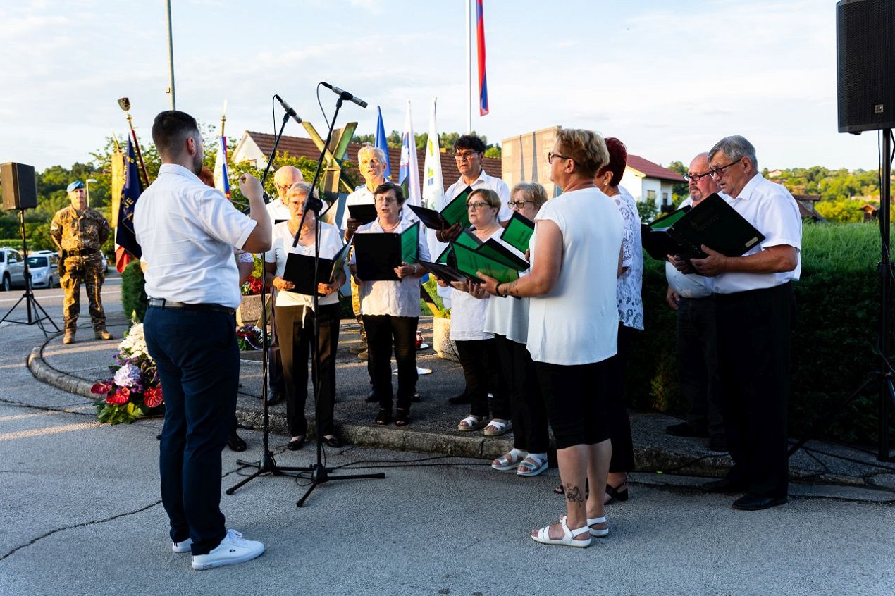Pevski zbor_Komemoracija Rigonce 2024.jpg