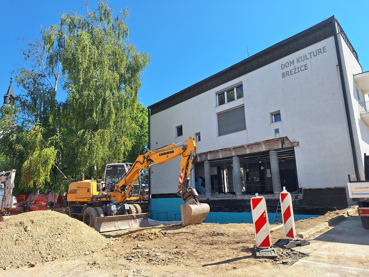 Gradbišče pri Domu kulture Brežice.jpg