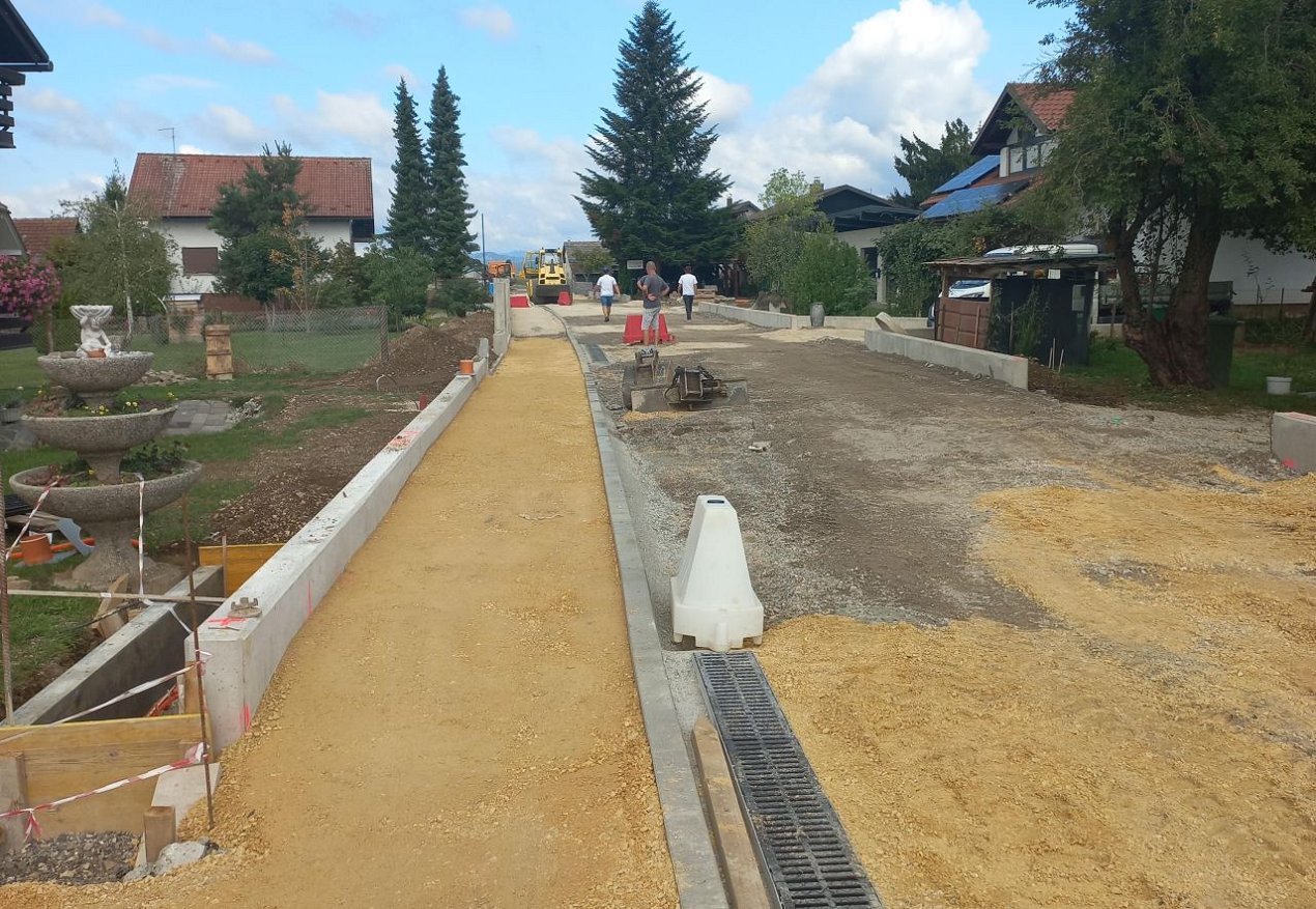 Zaključevanje del_ rekonstrukcija lokalne ceste Črešnjice sept 2025.jpg