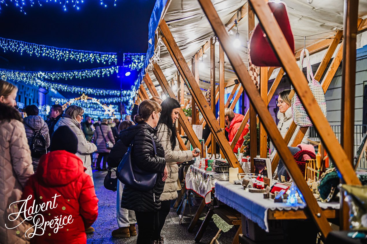 Advent BR 25 Otvoritev drsališča-17.jpg