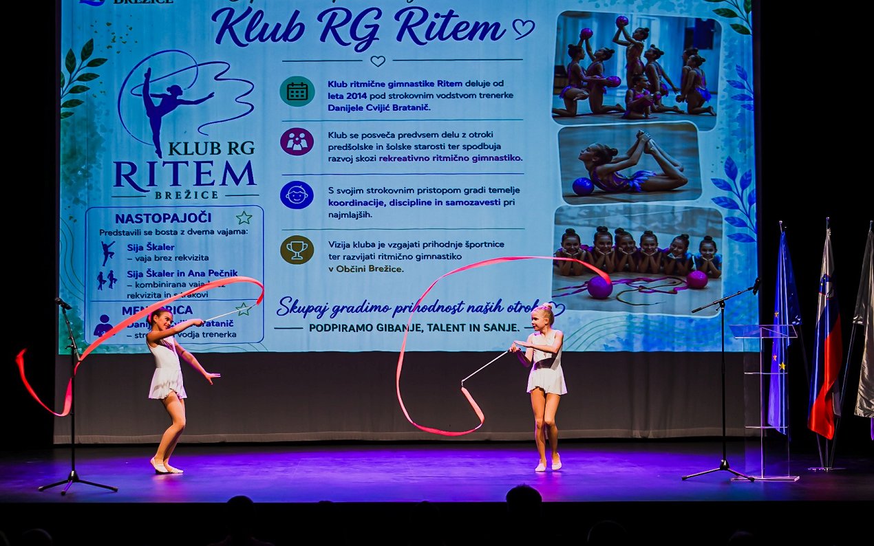 Predstavile so se članice Kluba RG Ritem za ritmično gimnastiko.jpg