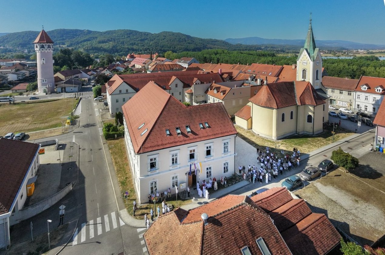 Blagoslov_Slomskovega_doma_Brezice-9avg2026-__61_.jpg